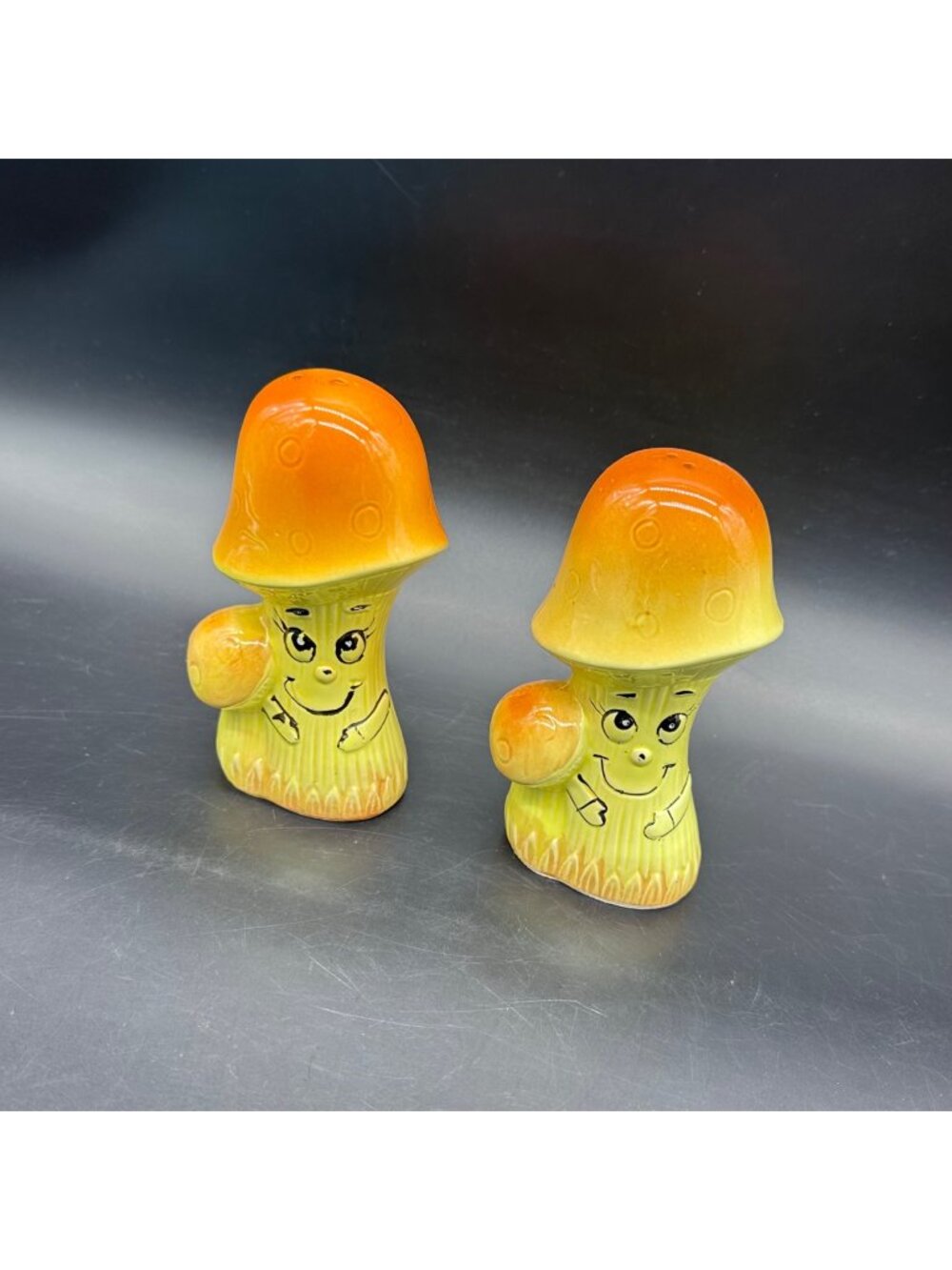 Vintage Mushroom Shakers Anthropomorphic Japan Mid Century Kitsch Retro Orange